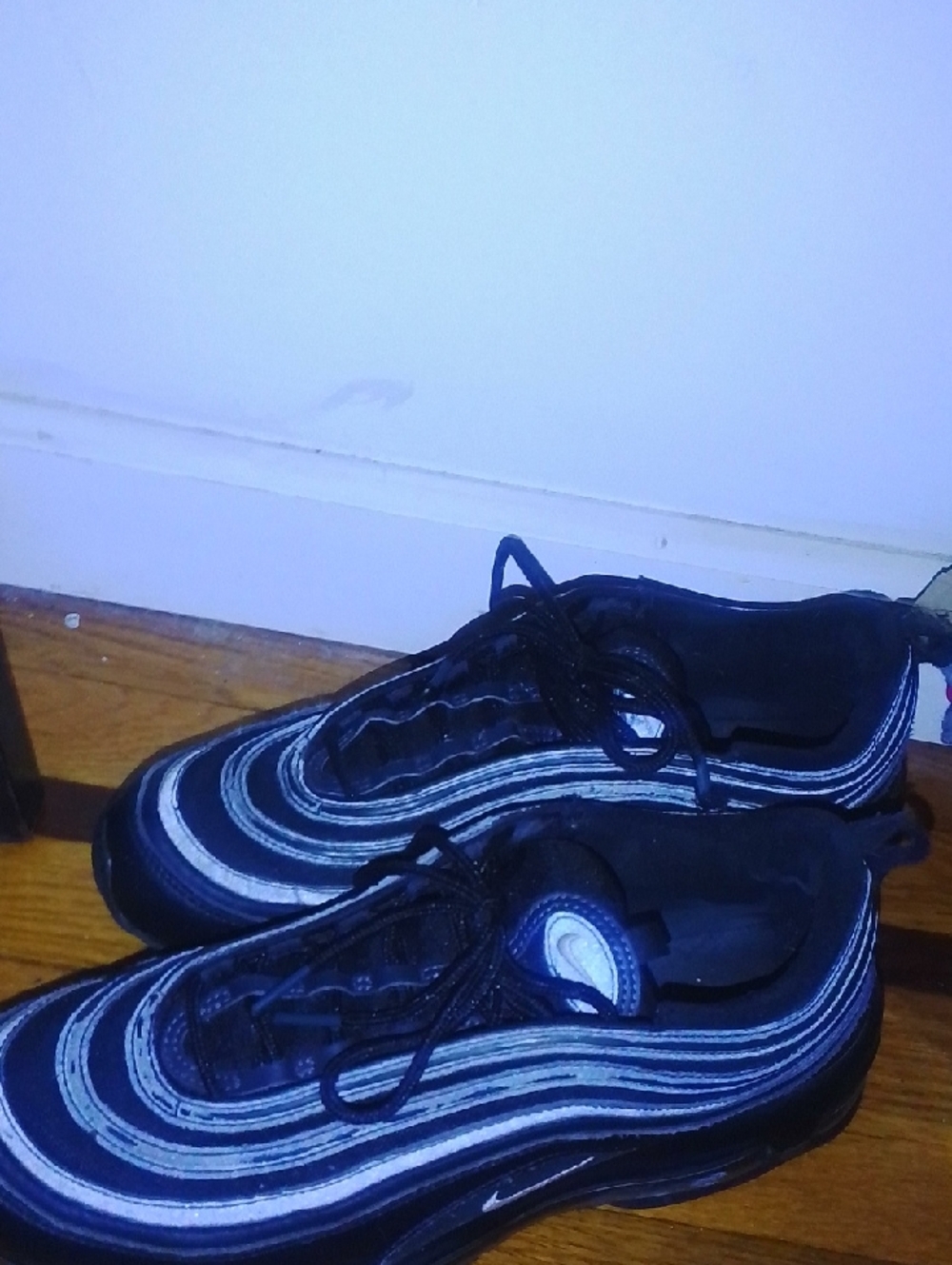 Men's Black Low-Top Sneakers with Silver Stripe Accents
